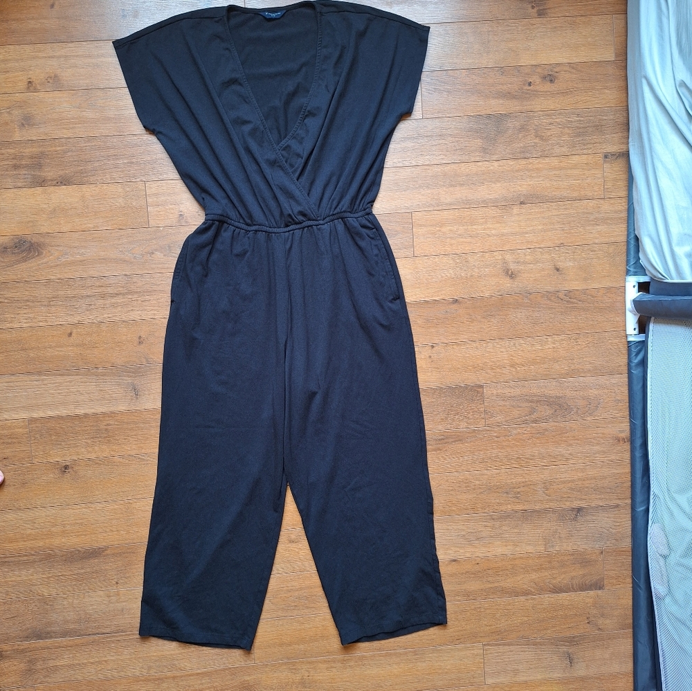 Denver Hayes Black V-Neck Jumpsuit Size Medium
